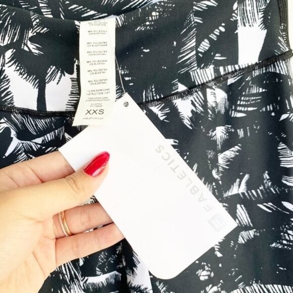 Fabletics Mid-Rise Printed Black Leggings Women's Size X-Small XS - Picture 5 of 6